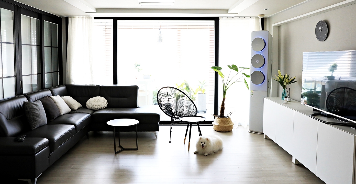 거실에 설치된 스탠드형 무풍에어컨 이미지(블로거 샬바의 집)