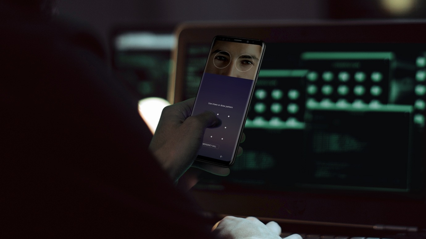 在低光源情況下Galaxy S9或S9 +智能掃描GUI人的圖像