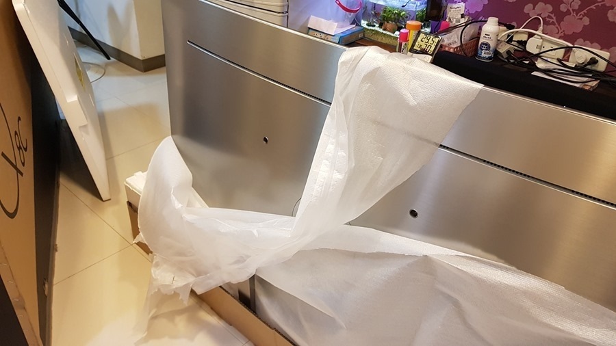 組裝的過程就不一一贅述,基本上只要將 8 顆螺絲鎖上就完成組裝, 組裝的過程就不一一贅述,基本上只要將 8 顆螺絲鎖上就完成組裝,