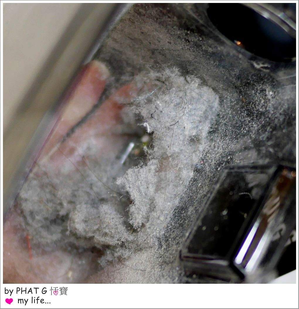 我發現這台也可以把我家的地毯吸的好乾淨唷 我發現這台也可以把我家的地毯吸的好乾淨唷
