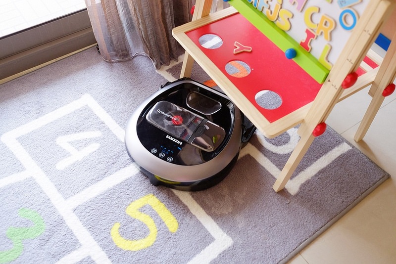還有POWERbot極勁氣旋機器人的邊角集塵技術也堪稱一絕 還有POWERbot極勁氣旋機器人的邊角集塵技術也堪稱一絕