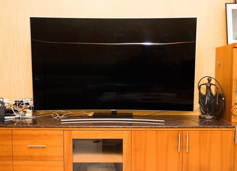 Samsung QLED TV Q8C - 3 Samsung QLED TV Q8C - 3