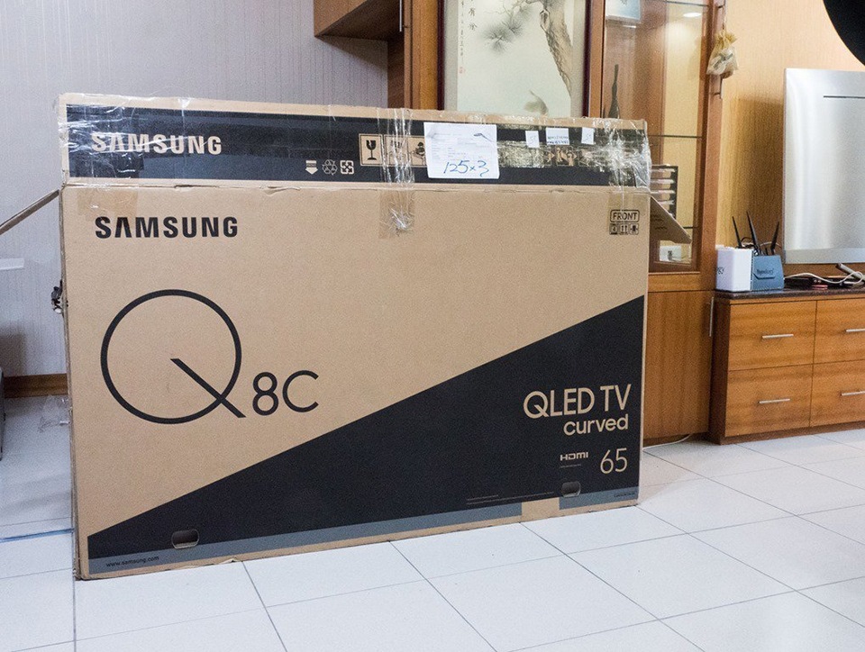 Samsung QLED TV Q8C - 2 Samsung QLED TV Q8C - 2
