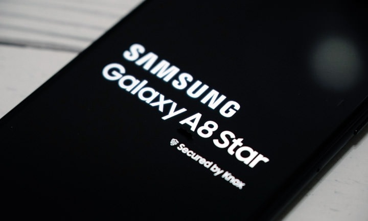 Galaxy A8 Star 從外觀設計到規格,都稱得上是目前 Galaxy A8 系列中的明星級角色啊 Galaxy A8 Star 從外觀設計到規格,都稱得上是目前 Galaxy A8 系列中的明星級角色啊