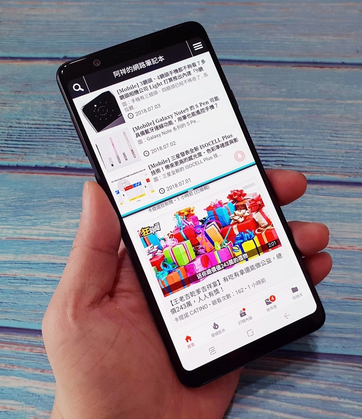 Galaxy A8 Star 超大的螢幕,搭配「多重視窗」的功能真的是絕配 Galaxy A8 Star 超大的螢幕,搭配「多重視窗」的功能真的是絕配