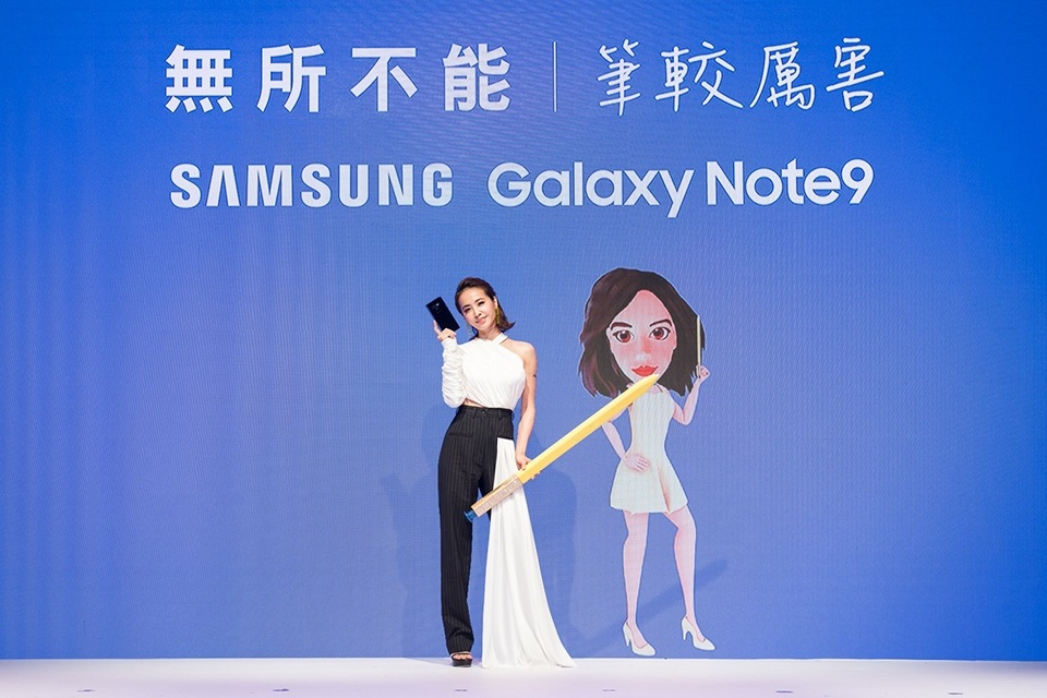 國際天后蔡依林氣勢登場 呸姊呸妹聯袂登台魅力四射 國際天后蔡依林氣勢登場 呸姊呸妹聯袂登台魅力四射