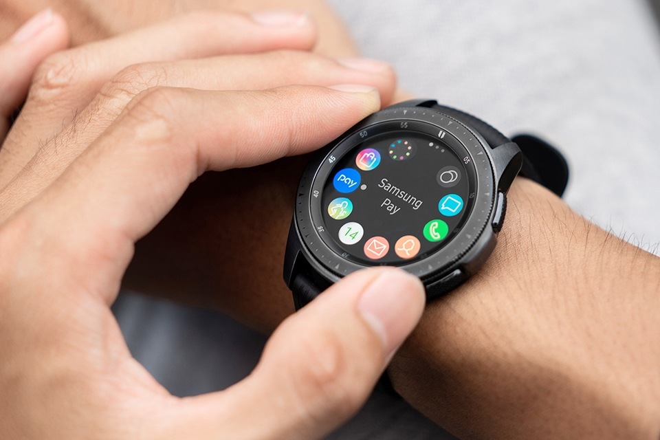 ◎ 下載Samsung Pay App至Galaxy Watch並綁訂使用卡片,出門運動不需再帶錢包和手機,記錄與支付都能隨手搞定。 ◎ 下載Samsung Pay App至Galaxy Watch並綁訂使用卡片,出門運動不需再帶錢包和手機,記錄與支付都能隨手搞定。