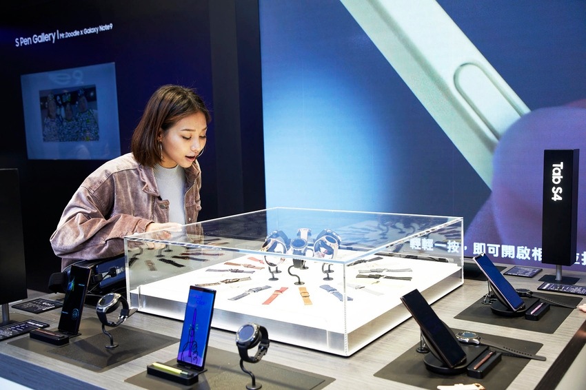 Galaxy Studio體驗館首度進駐台北信義區,Julia先帶大家到串聯星生活展區 Galaxy Studio體驗館首度進駐台北信義區,Julia先帶大家到串聯星生活展區