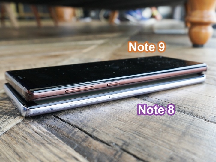 Galaxy Note9 左邊是Note 8,右邊是Note 9