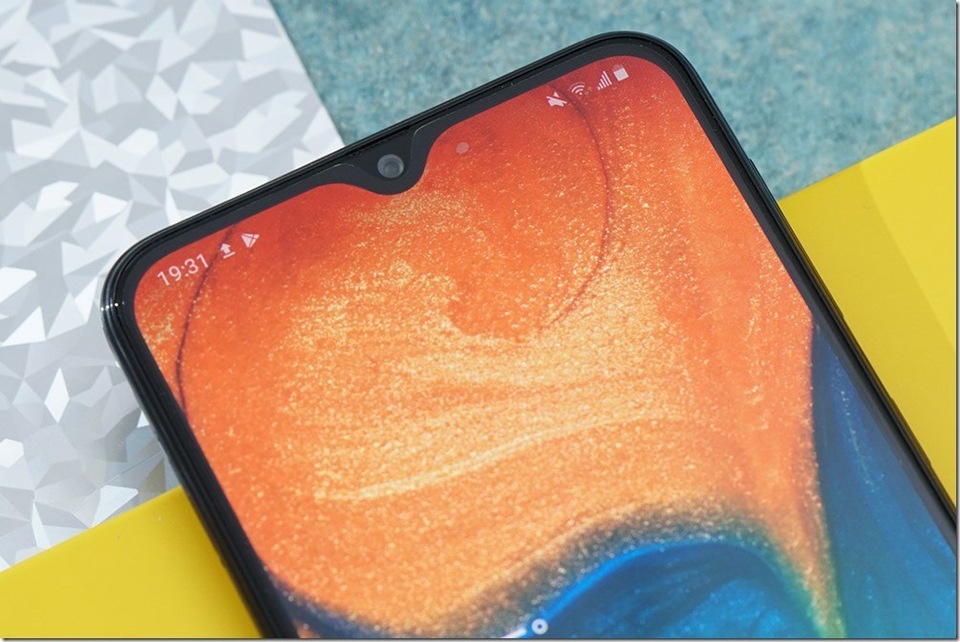 三鏡頭高續航 極限全螢幕手機 Samsung Galaxy A40s 動手玩 三鏡頭高續航 極限全螢幕手機 Samsung Galaxy A40s 動手玩