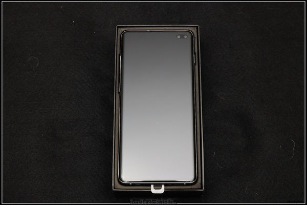 S10+的屏佔比達到93.4% S10+的屏佔比達到93.4%