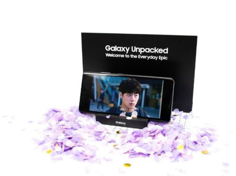 此外,這幾年三星旗艦機的好傳統之一,Galaxy S21 Ultra 5G內建了AKG調校的雙揚聲器並支援杜比環繞音效 (Dolby Atmos) ,不論音量或是音質表現都非常優異。 此外,這幾年三星旗艦機的好傳統之一,Galaxy S21 Ultra 5G內建了AKG調校的雙揚聲器並支援杜比環繞音效 (Dolby Atmos) ,不論音量或是音質表現都非常優異。
