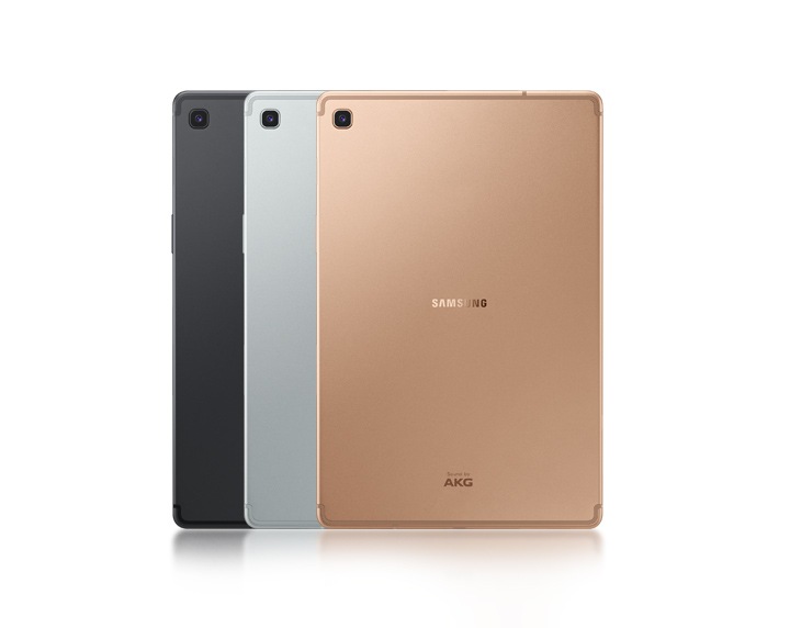 Image of three Galaxy Tab S5e models featuring a polished metal uni-body case design in a metal finish of black, silver and gold.