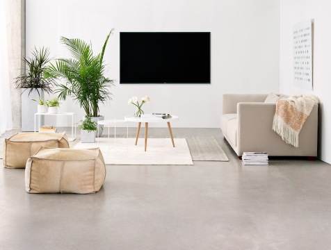 Samsung TV on Wall