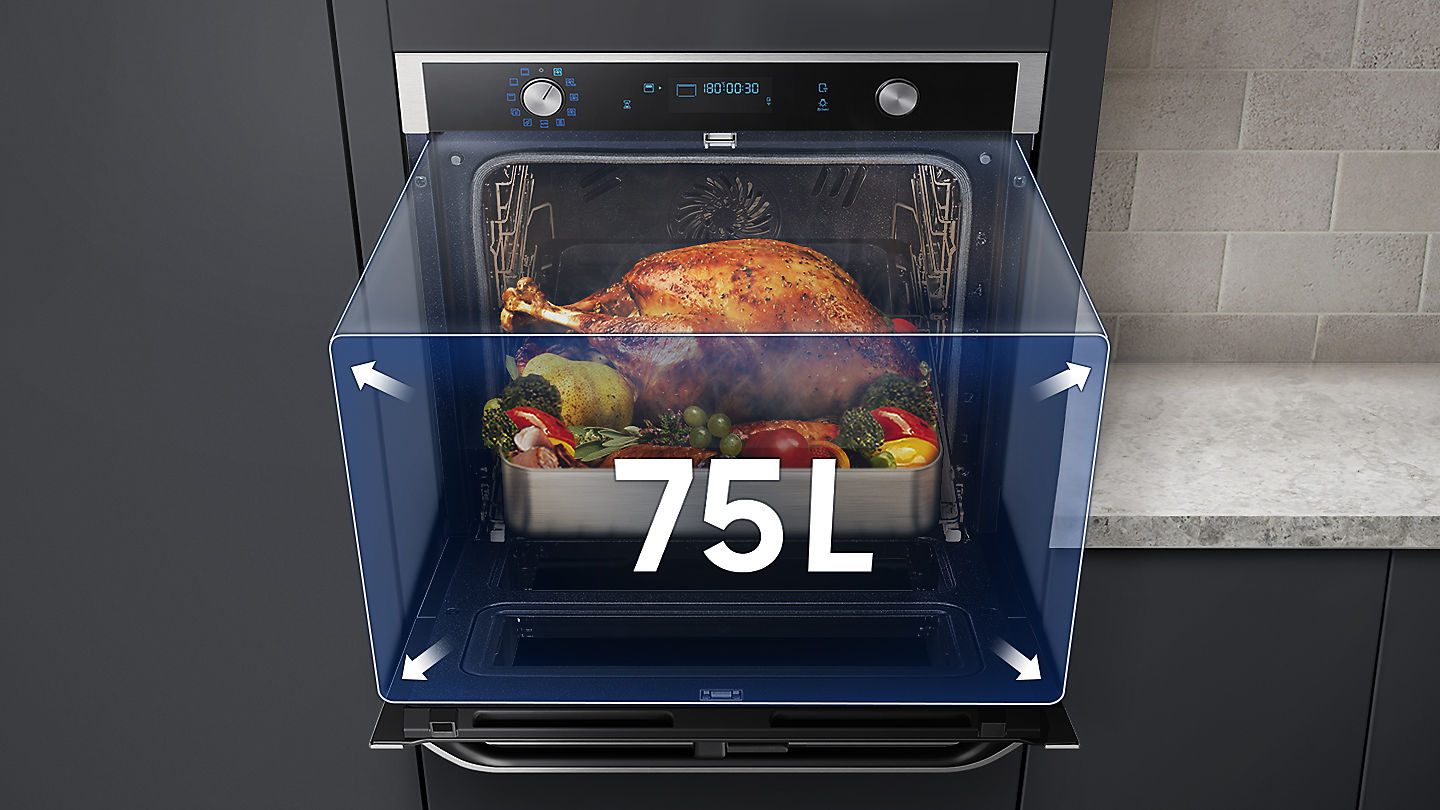 Photo of Dual Cook Flex oven door open with overlaid graphic highlighting its large 75 litre capacity
