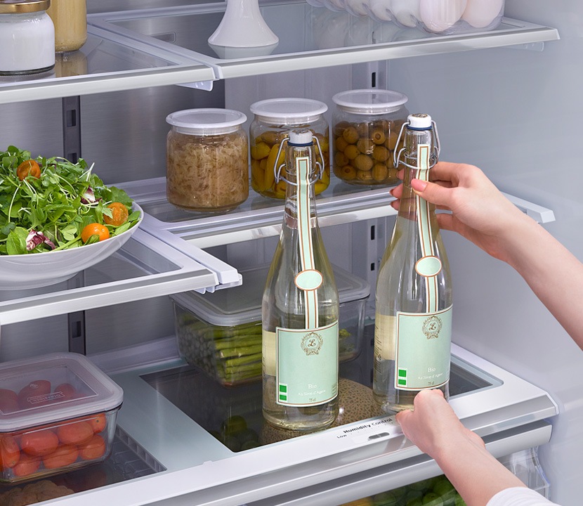 Samsung Family Hub™ Multidoor Fridge Freezer, 550L Samsung UK