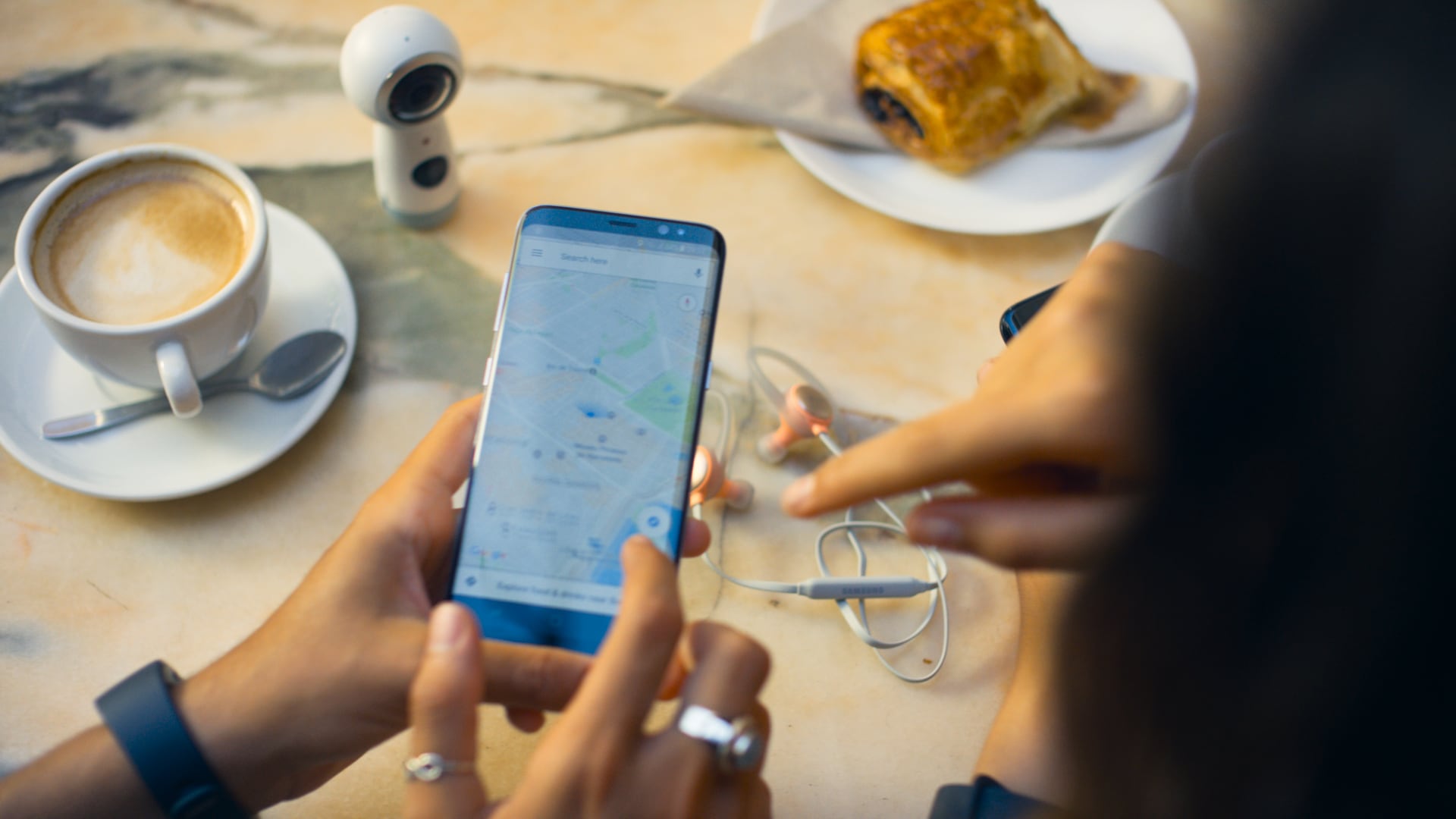 Gear 360 and mobile demo at Samsung Experience Store