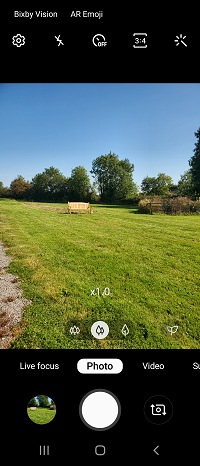 Camera care se deschide este obiectivul cu unghi larg de 12 MP