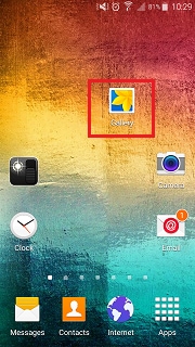 How do I change the wallpaper on my Samsung Galaxy S5?