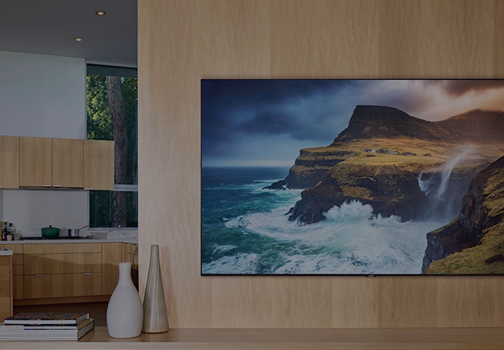 Samsung Qled TV wall mounted