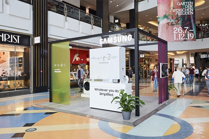 There is 1 main cubicle which is the laundry and kitchen zone.