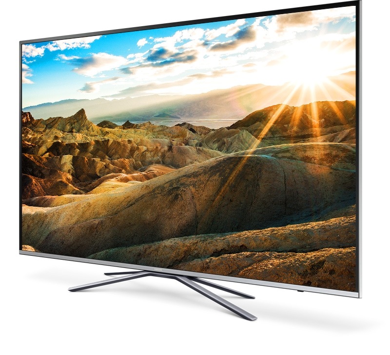 Una prospettiva ad angolo retto di Samsung TV canyon con la luce dettagliata sullo schermo delle immagini. 