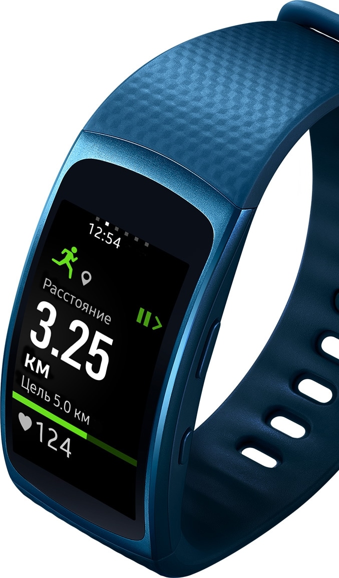 Data that includes the time, distance you've run, your target distance and heartrate are all on the 1.5 inch curved display of Gear Fit2