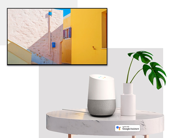 TV 와 테이블 오브제들이 있는 이미지입니다. 우하단에는 구글 어시스턴트 로고가 있습니다.