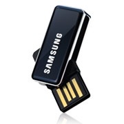 SUM-HWU8 블랙 앞면 왼쪽45도 오른쪽 뒤15도 접속부위 열림 오른쪽 30도 역동적