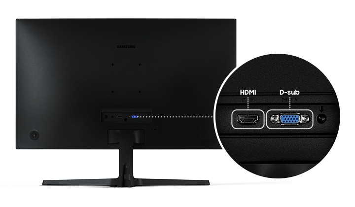 모니터 2개가 나란히 자리 잡고 있습니다. 왼쪽 모니터 화면에 노출되는 이미지를 보기 어렵고, 반면 오른쪽 모니터 화면에 노출되는 이미지를 편하게 볼 수 있습니다.