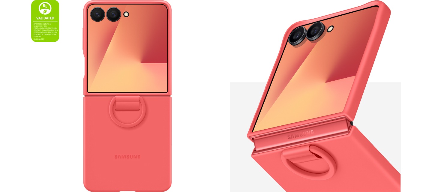 갤럭시 Z 플립7이 레드 색상의 실리콘 with 링 케이스와 함께 펼쳐져 있습니다. 동일한 실리콘 with 링 케이스를 장착한 갤럭시 Z 플립7이 플렉스 모드로 비스듬히 클로즈업된 모습입니다. 슬림한 케이스와 카메라 주변의 추가 보호 디자인, 힌지 근처의 휴대가 편리한 링을 강조하기 위해 확대됩니다. '케이스는 최소 23%의 재활용 소재를 포함하고 있으며, 케이스에 사용된 플라스틱은 32%의 재활용 소재를 포함하고 있습니다. UL.COM/ECV'라고 적힌 UL 인증이 표시되어 있습니다.