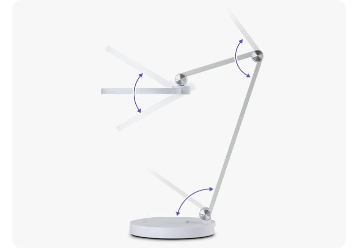 LED 조명에는 3개의 힌지가 있습니다. 이 힌지를 이용해 원하는 각도로 빛의 방향을 조절할 수 있는 것을 보여주는 연출된 이미지 입니다. 3개의 힌지를 위 아래 다양한 각도로 조절할 수 있는 화살표와 제품의 우측 측면이 보여지고 있습니다.