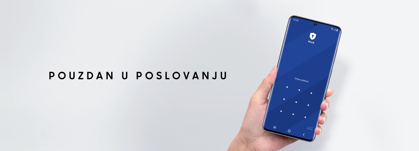 Ruka koja drži Galaxy S20 Ultra telefon na čijem ekranu su prikazani interfejs za unos geometrijskog šablona i natpis koji glasi „Poslovni partner u koga se možete pouzdati”