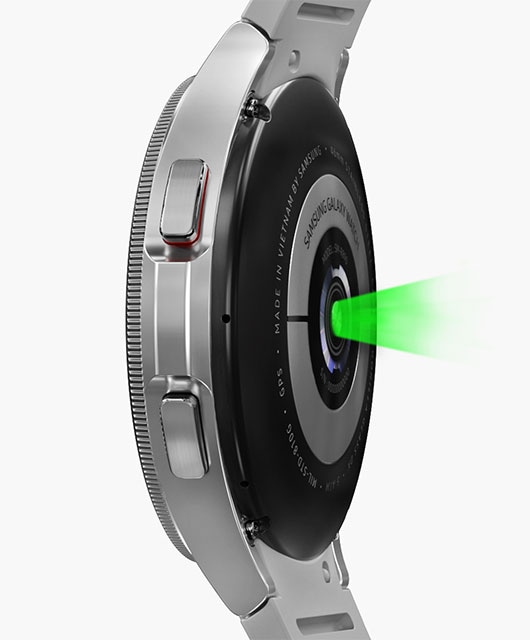 The underneath of the Galaxy Watch4 Classic device's sensor that measures Blood Pressure is highlighted, followed by the sensor measuring ECG being highlighted.