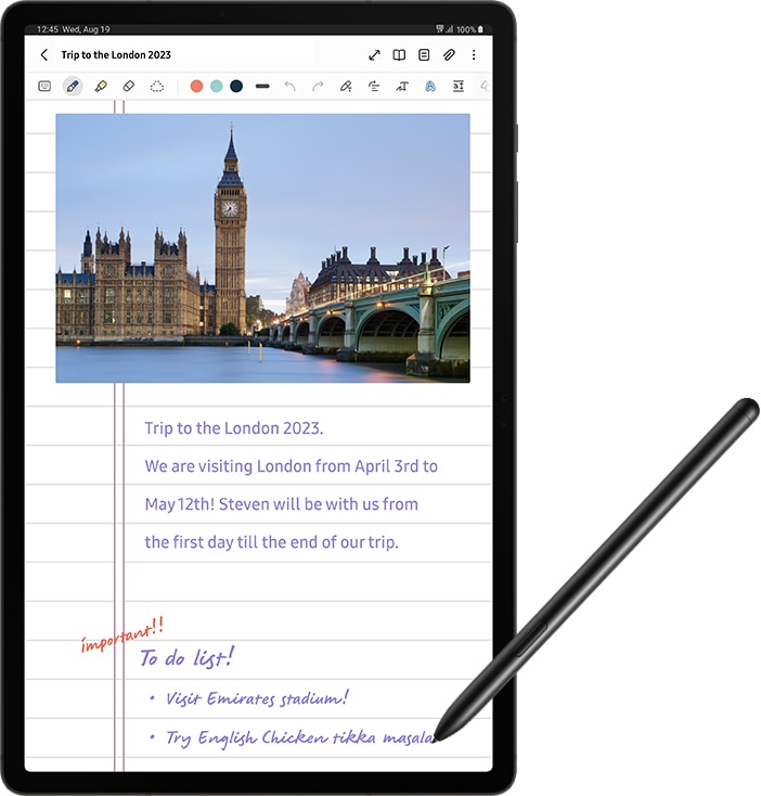 Une Galaxy Tab S9 en mode Portrait avec une application de prise de notes ouverte à l’écran et une écriture manuscrite convertie en texte.