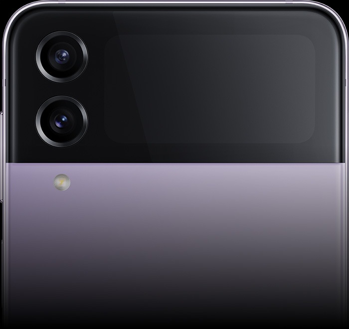 L’appareil photo arrière du Galaxy Z Flip4.