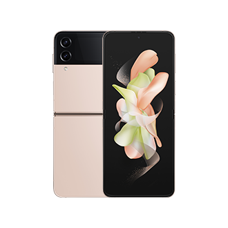 Dois Galaxy Z Flip4s Ouro Rosa estão desdobrados e posicionados verticalmente. Um está virado para a frente, exibindo um papel de parede colorido semelhante a uma fita que combina com a cor do telefone. A outra está virada para trás, mostrando a capa  Ouro Rosa