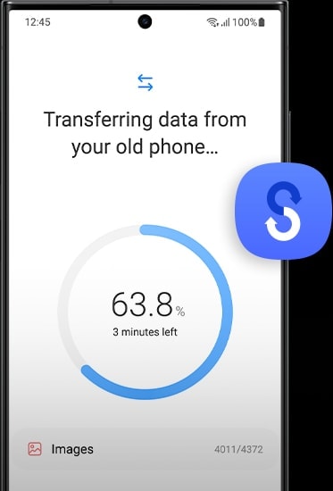 Galaxy S23 Ultra cihazının displeyində Smart Switch məlumat transferinin gedişatı göstərilir.