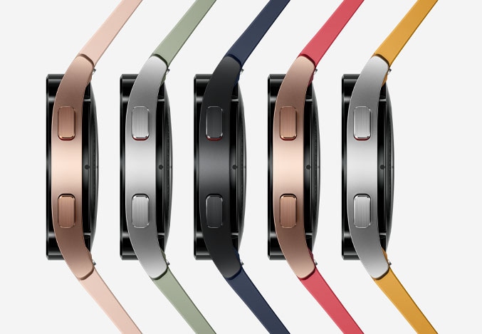 Cinco dispositivos Galaxy Watch4 são colocados lado a lado para mostrar diferentes modelos e pulseiras coloridos. Os modelos dos relógios variam em cor, desde rosa-dourado, prata e preto, e são misturados com diferentes pulseiras coloridas.