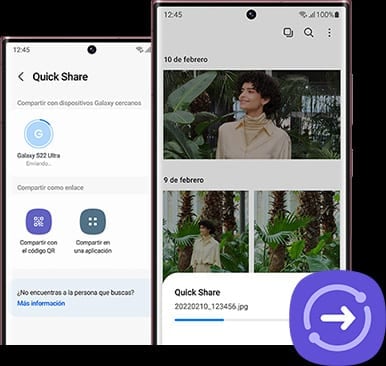 Dos smartphones Galaxy S22 Ultra vistos de frente. Unos de ellos tiene el panel de Quick Share en pantalla. El otro, muestra la Galería en pantalla, donde aparecen las imágenes y videos enviados por Quick Share.