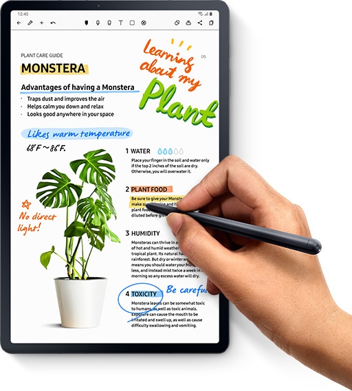 A hand uses S Pen to easily note and mark up a document on Galaxy Tab S7+ through the Noteshelf app