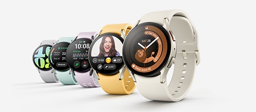 Fünf Galaxy Watch6 Geräte sind in einer Diagonale angeordnet. Alle fünf haben unterschiedliche Zifferblätter mit verschiedenen Armbändern.