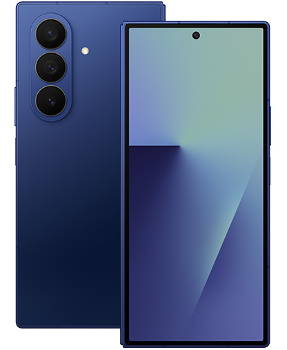 Se ven dos dispositivos Galaxy Z Fold7 plegados en color Azul Intenso; uno desde la pantalla externa y el otro desde la parte trasera.