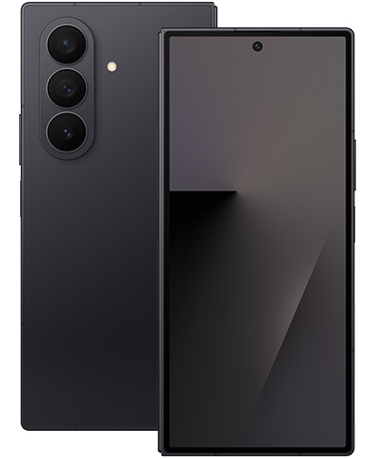 Se ven dos dispositivos Galaxy Z Fold7 plegados en color Negro Oscuro; uno desde la pantalla externa y el otro desde la parte trasera.