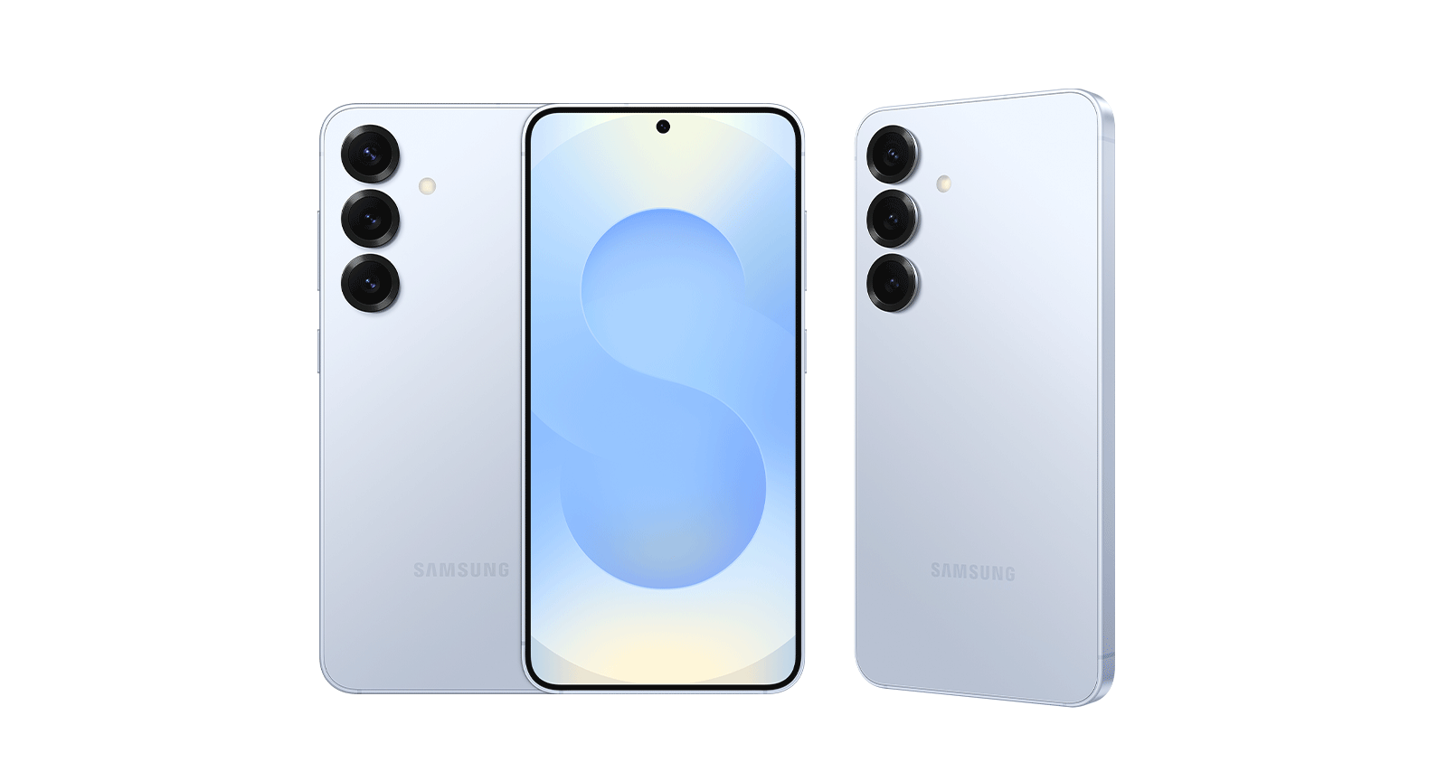Három jeges kék Galaxy S25 van elrendezve, egy hátulnézetben, egy elölnézetben, a másik pedig hátulnézetben, picit elforgatva.