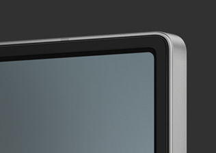 Közeli felvétel egy Galaxy Z Fold6 sarkáról, a külső felület irányából.