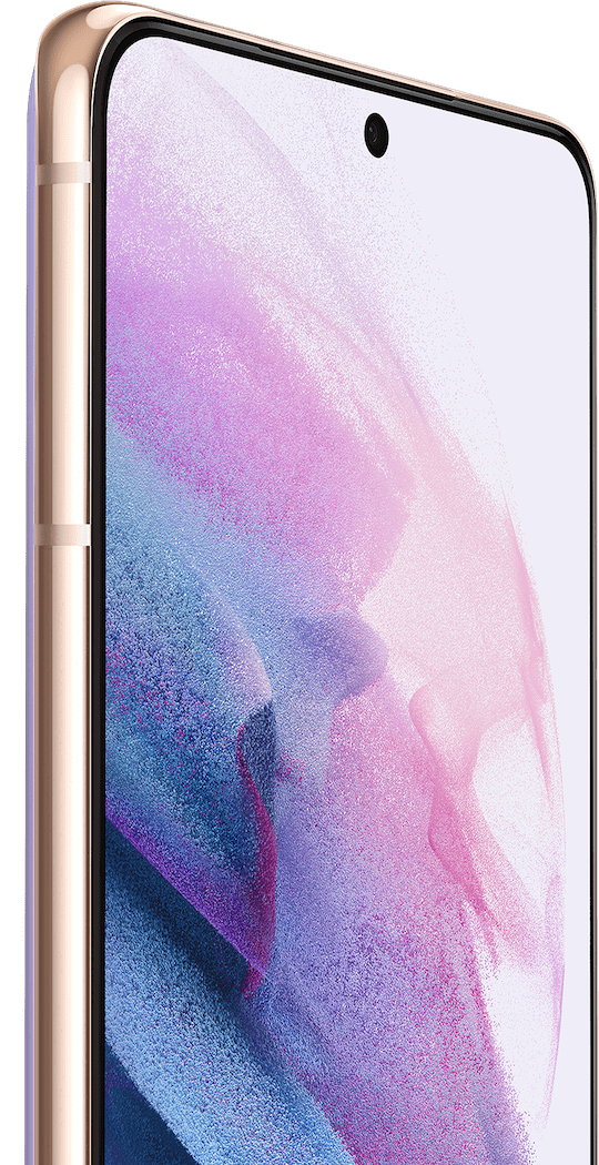 שני מכשירי Galaxy S21 Plus 5G בלבנדר , אחד נראה מהחזית והשני מהצד האחורי. על המסך של המכשיר המצולם מלפנים רואים טפט גרפי לבנדר והסבר על מצלמת הסלפי 10MP.