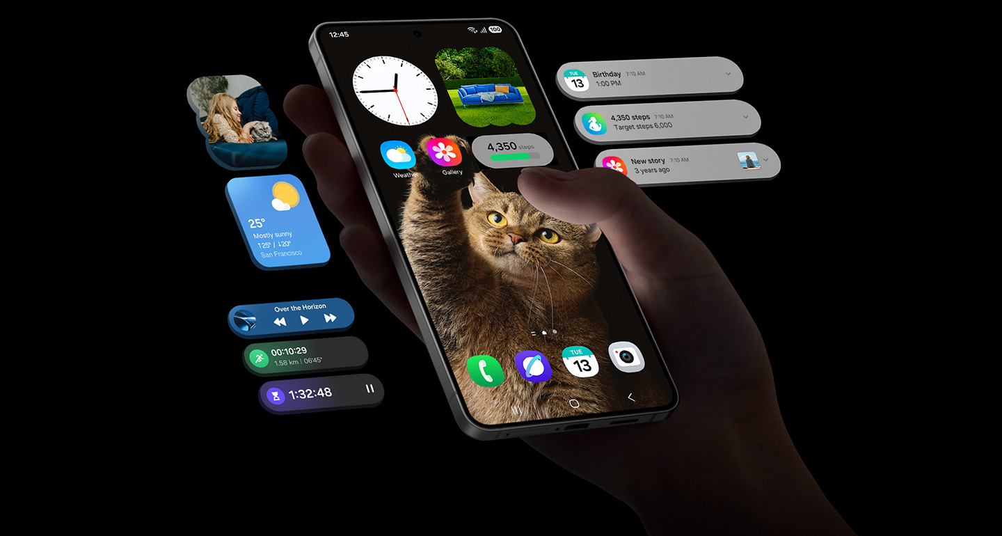Galaxy S25 Edge виден с различными виджетами на главном экране. Устройство окружено другими виджетами и уведомлениями. Слева находятся виджет галереи, виджет погоды и оповещения Now Bar о музыке, упражнениях и таймере. Справа можно увидеть уведомления.