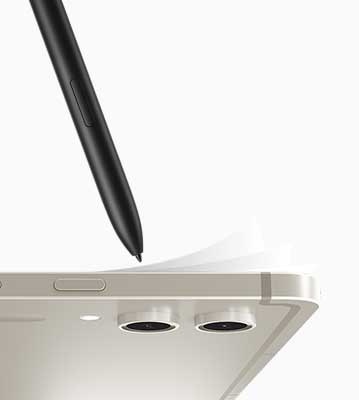 ئامێرێکی زنجیرەی Galaxy Tab S9 بە شێوەیەکی ئاسۆیی دانراوە و تەنیشتی و پشتەوەی دیارە، و S Pen ئاماژەی بە شاشەکەی کردووە. شاشەی NotePaper وەک چەند چینێکی هاوشێوەی کاغەز لەسەر شاشەی ئامێرەکە نیشان دراوە.