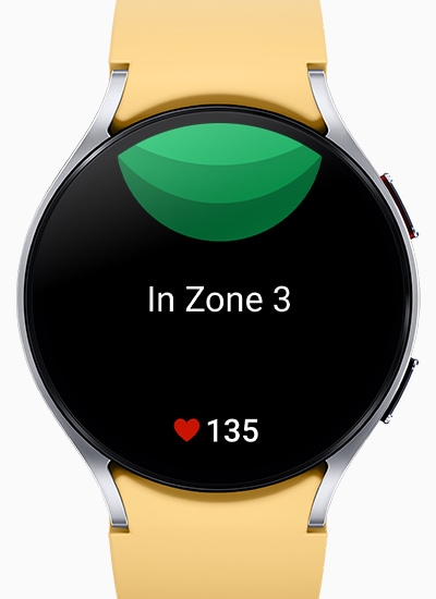 Galaxy Watch6 صفحه HR Zone شخصی را نشان میدهد. متن 'In Zone 3' در وسط و عدد 135 کنار نماد قلب در قسمت پایین دیده میشود.